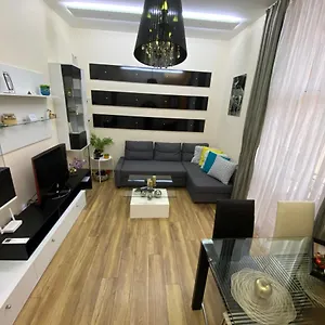 https://cozy-apartment-in-downtown-tsar-samuil-street.sofiahotelsbg.com